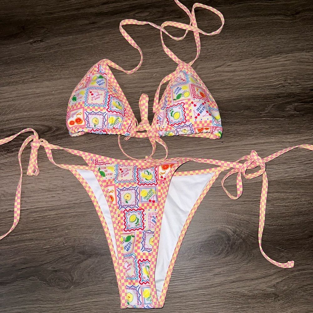 Women's 2 pc Bikini/ swimwear size medium citrus fruit